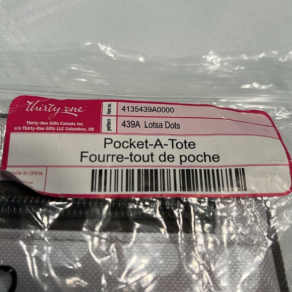 thirty-one Pocket-A-Tote in Lotsa Dots - Picture 2 of 5